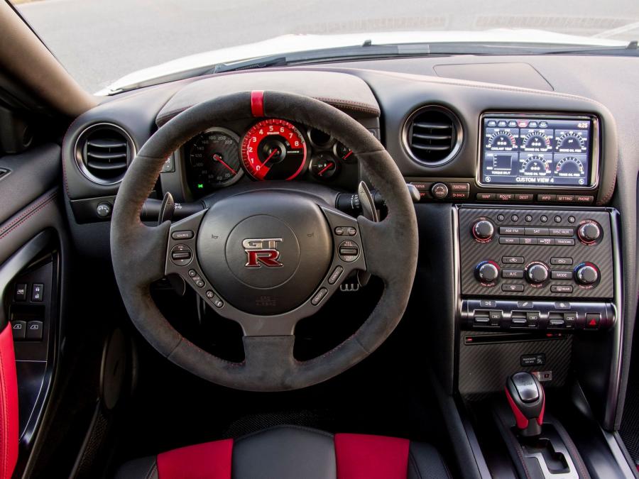  Nissan GT-R by Nismo 2014 года  (фото 16 из 46)